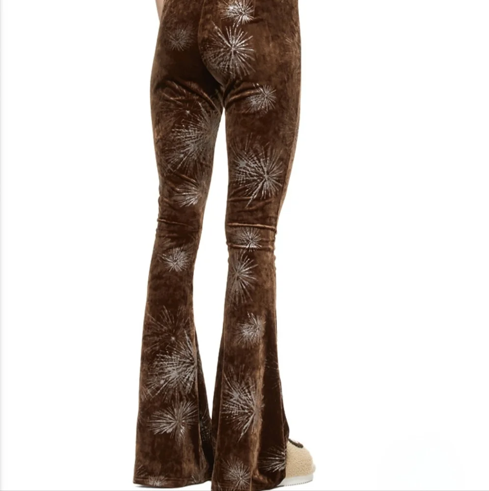Petra Collins SSENSE Exclusive Brown Velvet Devore Flared Pants - Picture 3 of 15